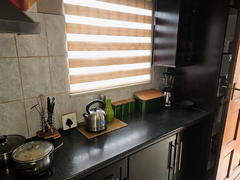 2 Bedroom Family Home To Rent in Riverlea, Johannesburg - Photo 6