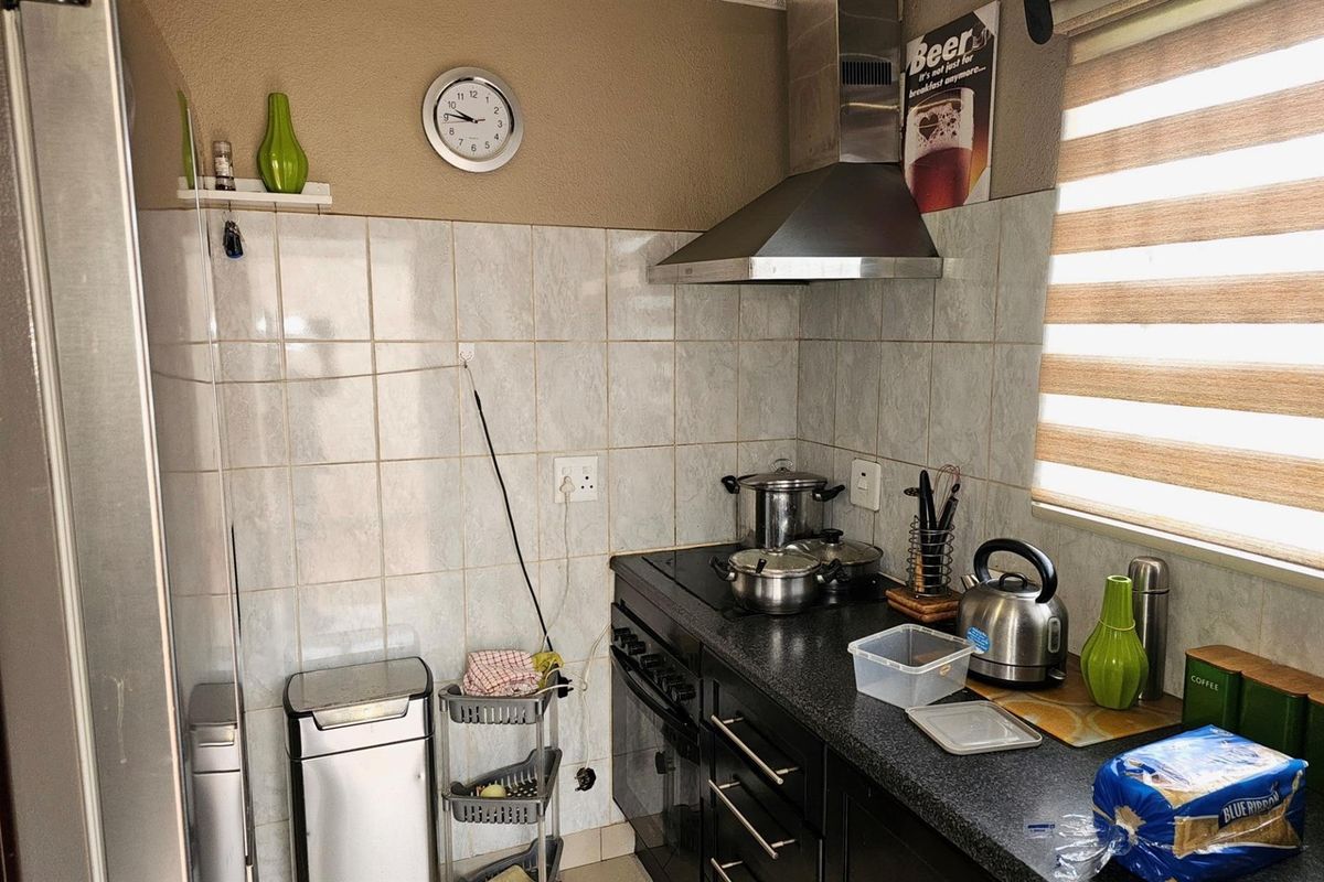 2 Bedroom Family Home To Rent in Riverlea, Johannesburg - Photo 5