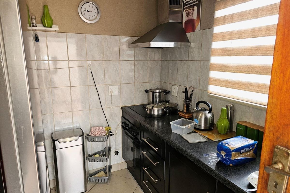 2 Bedroom Family Home To Rent in Riverlea, Johannesburg - Photo 2