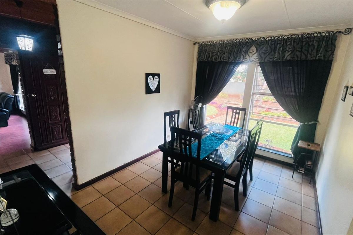 Spacious Family Home with 2 Flatlets and a Pool for Sale in Lyttelton Manor, Centurion - Photo 4