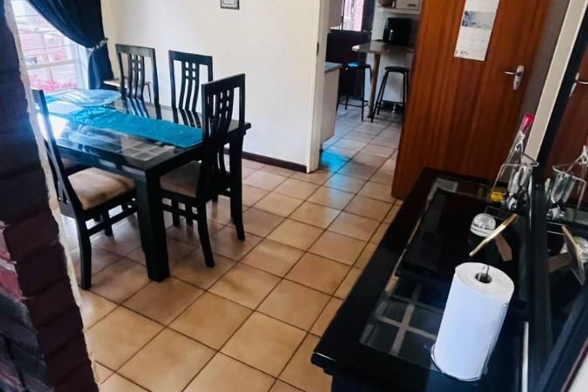 Spacious Family Home with 2 Flatlets and a Pool for Sale in Lyttelton Manor, Centurion - Photo 3