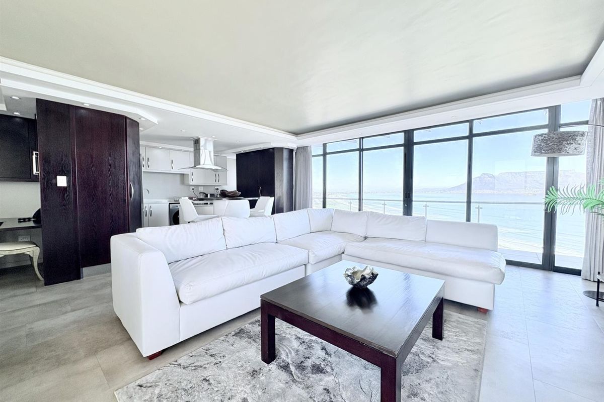 Stunning 250m2 Three-Bedroom Penthouse in Aquarius - Photo 2