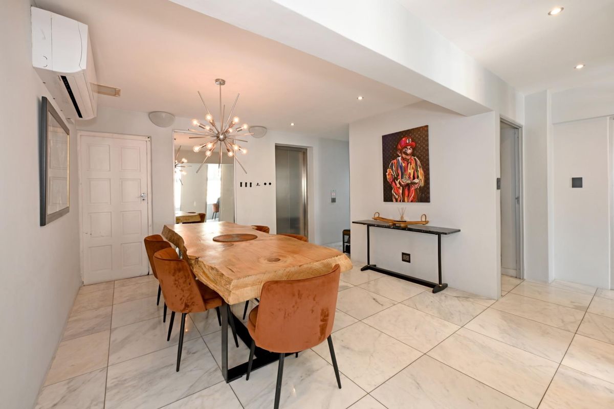 Exclusive Full-Floor Executive Sanctuary with Historic Church Square Views - Photo 3
