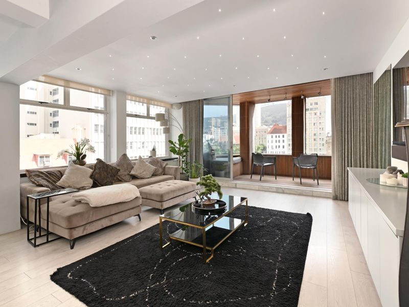 Elegant Full-Floor Apartment with Historic Views For Sale - Photo 3