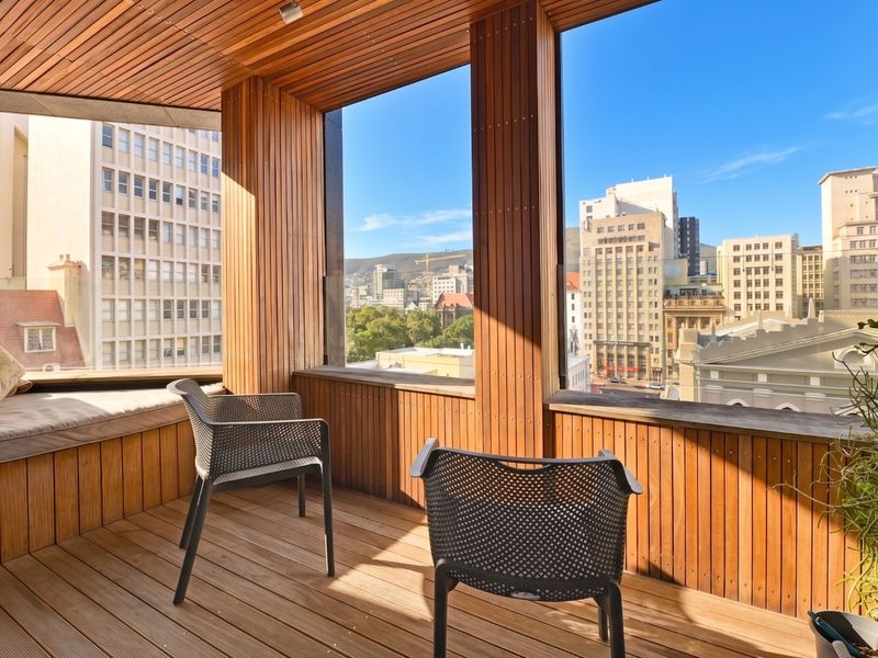 Elegant Full-Floor Apartment with Historic Views For Sale - Photo 2