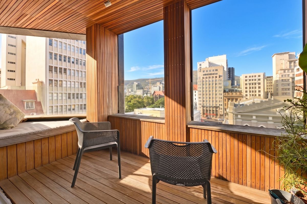 Exclusive Full-Floor Executive Sanctuary with Historic Church Square Views - Photo 2