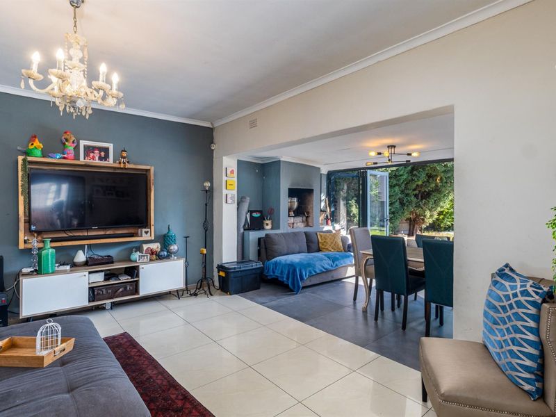 Beautiful home in the popular suburb of Stellenridge - Photo 4