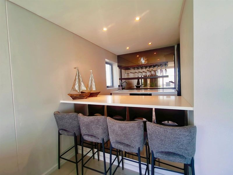 Penthouse Apartment - Photo 5