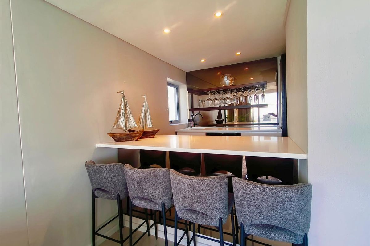 Penthouse Apartment - Photo 5