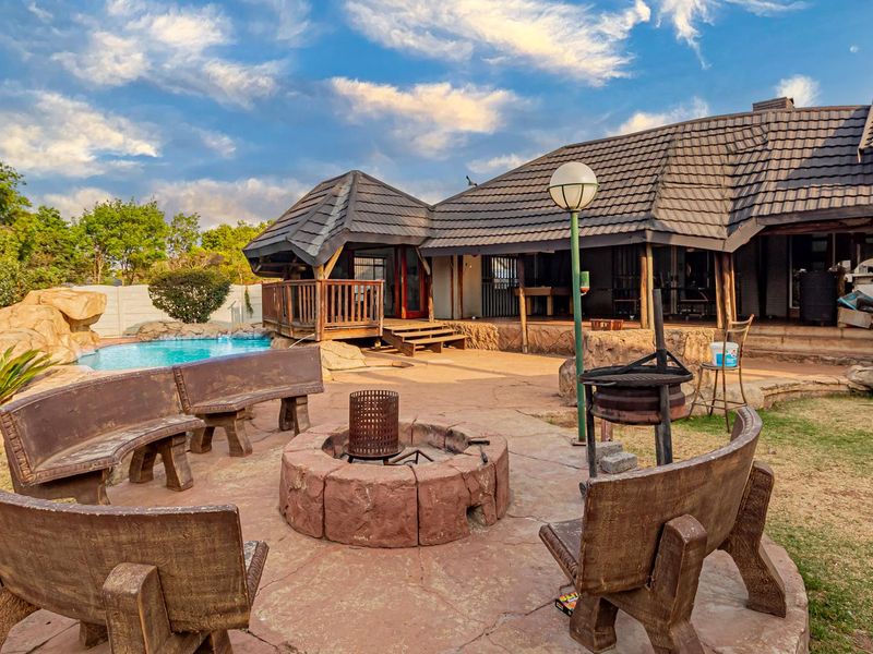 House For Sale in Florida Hills, Roodepoort - Photo 3