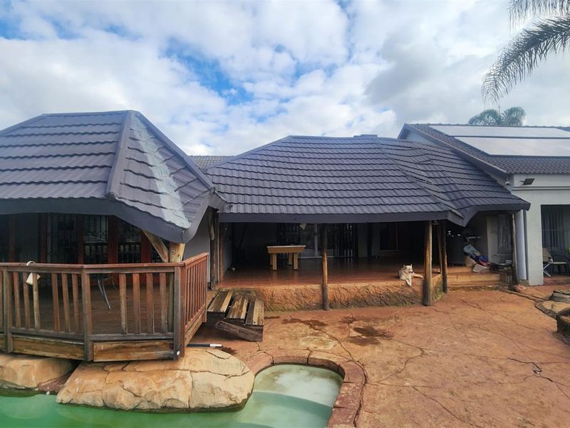 House For Sale in Florida Hills, Roodepoort - Photo 1