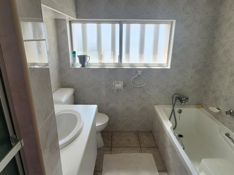 Fantastic Sea Views ! Apartment To Rent in Umhlanga Rocks, Umhlanga, KwaZulu Natal - Photo 10