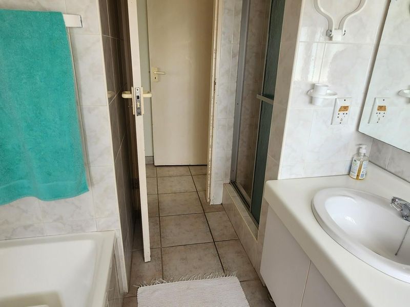 Fantastic Sea Views ! Apartment To Rent in Umhlanga Rocks, Umhlanga, KwaZulu Natal - Photo 9