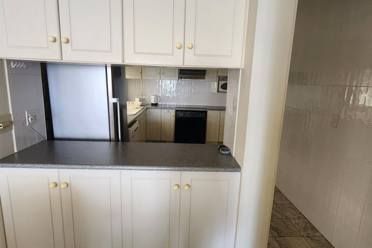 Fantastic Sea Views ! Apartment To Rent in Umhlanga Rocks, Umhlanga, KwaZulu Natal - Photo 3