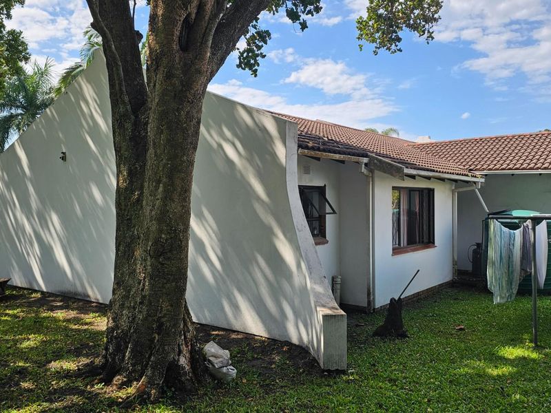 House For Sale in Margate, KwaZulu Natal - Photo 2