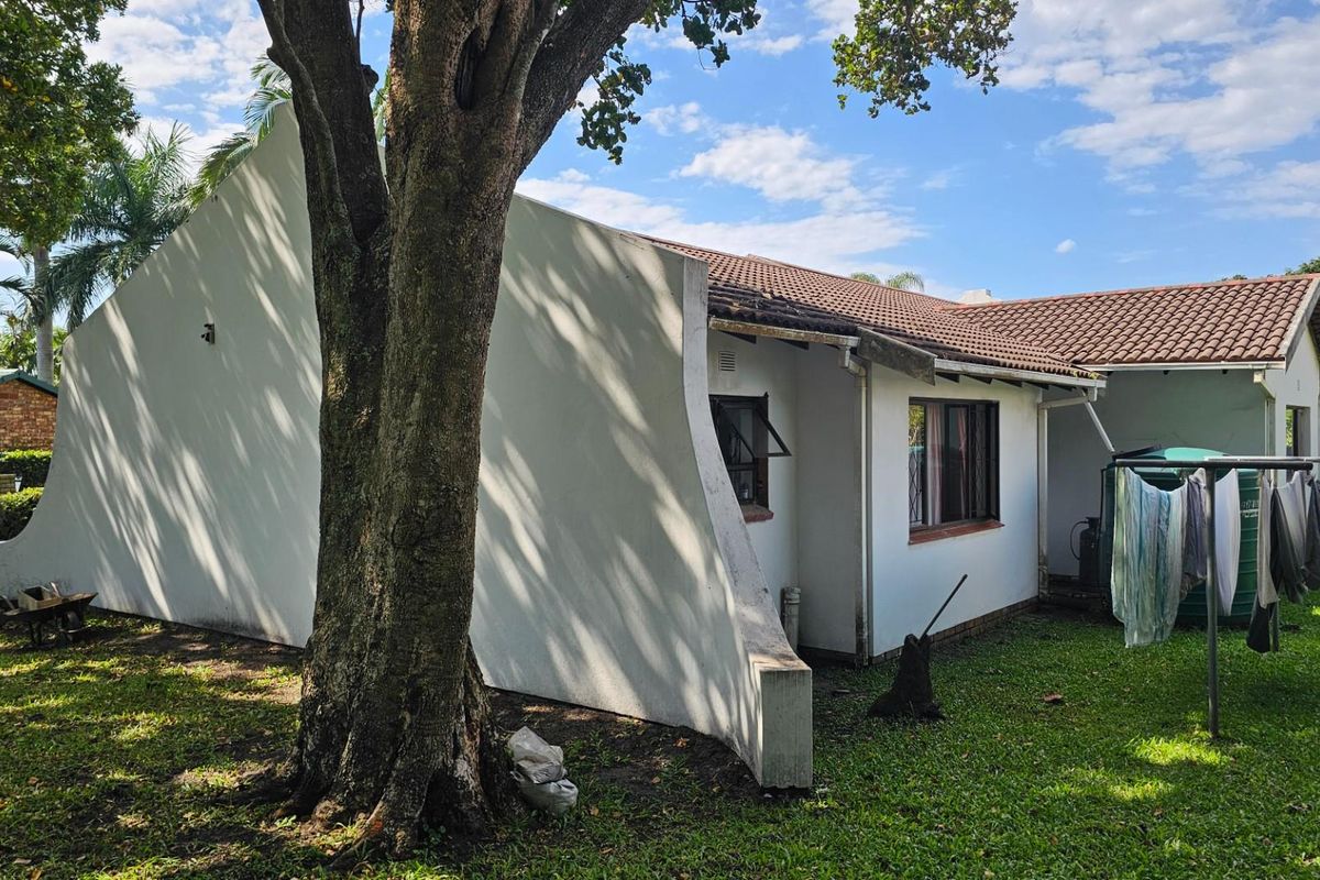 House For Sale in Margate, KwaZulu Natal - Photo 2