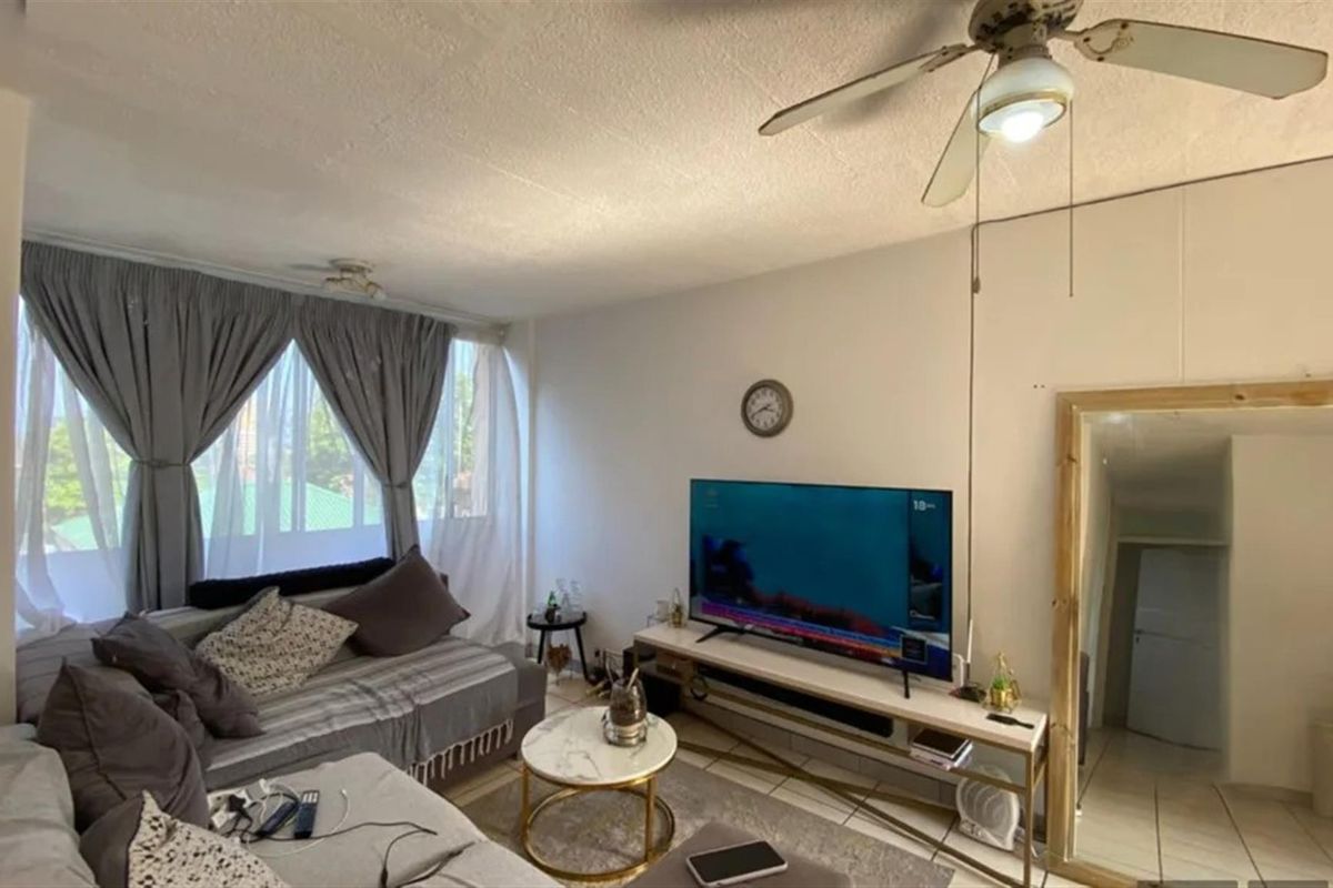 Apartment For Sale in Glenwood, Durban, KwaZulu Natal - Photo 2