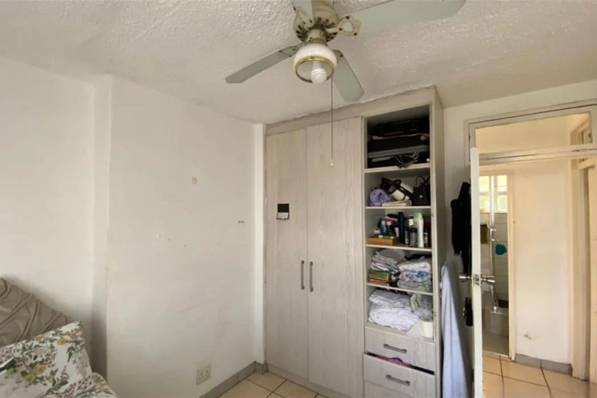 Apartment For Sale in Glenwood, Durban, KwaZulu Natal - Photo 5