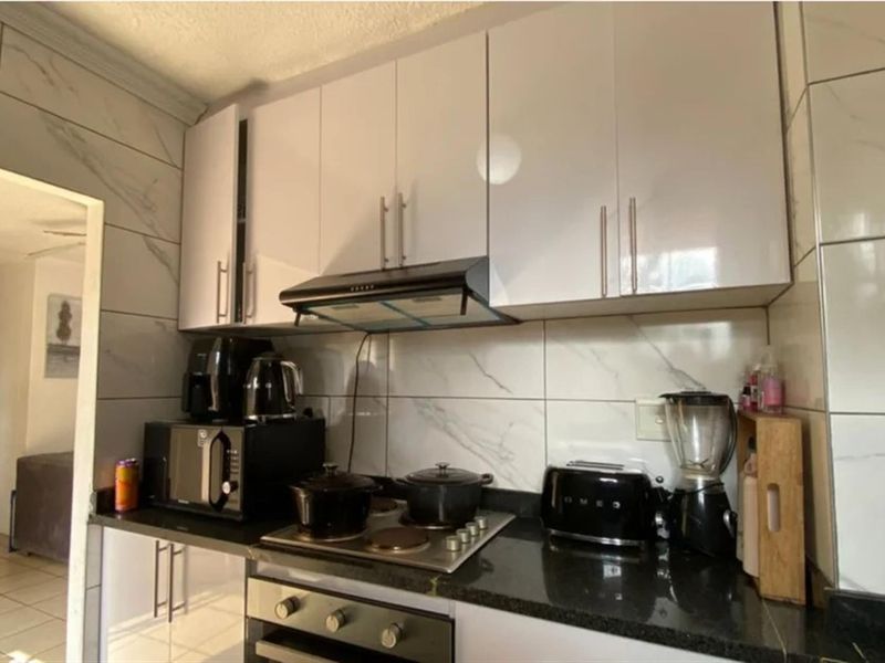 Apartment For Sale in Glenwood, Durban, KwaZulu Natal - Photo 4