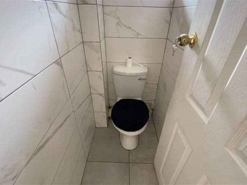 Apartment For Sale in Glenwood, Durban, KwaZulu Natal - Photo 8