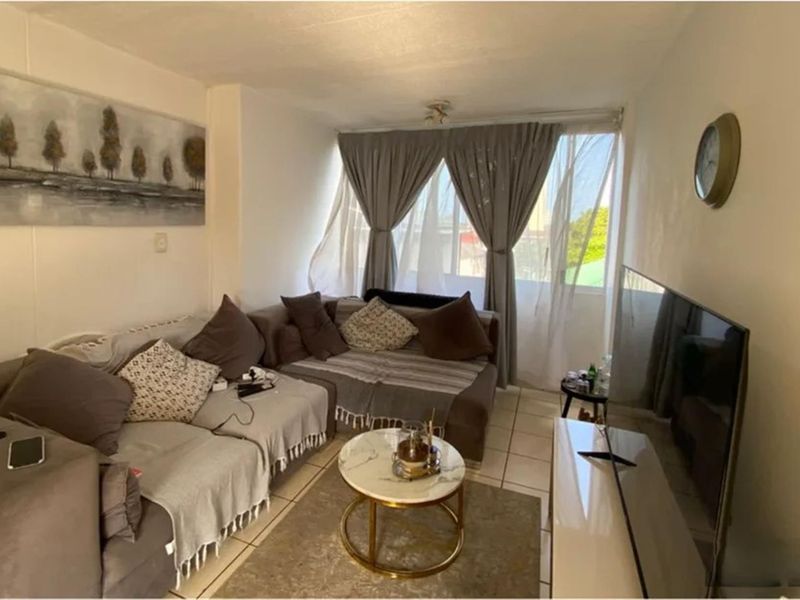 Apartment For Sale in Glenwood, Durban, KwaZulu Natal - Photo 3