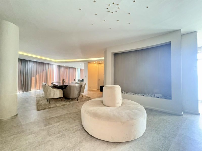 Exquisite 454 Square 4 Bed Penthouse For Sale - Photo 9