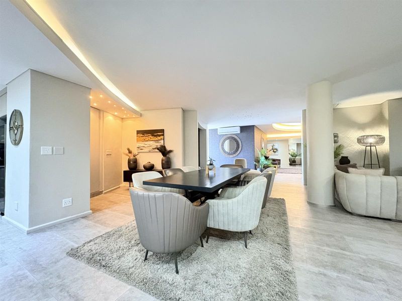 Exquisite 454 Square 4 Bed Penthouse For Sale - Photo 4