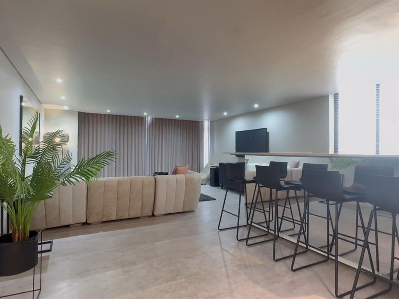 Exquisite 454 Square 4 Bed Penthouse For Sale - Photo 6