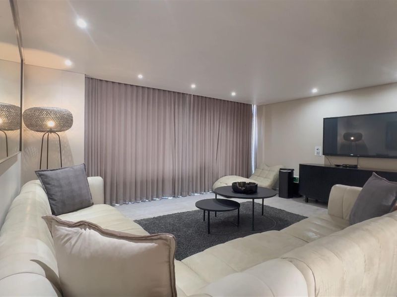 Exquisite 454 Square 4 Bed Penthouse For Sale - Photo 7