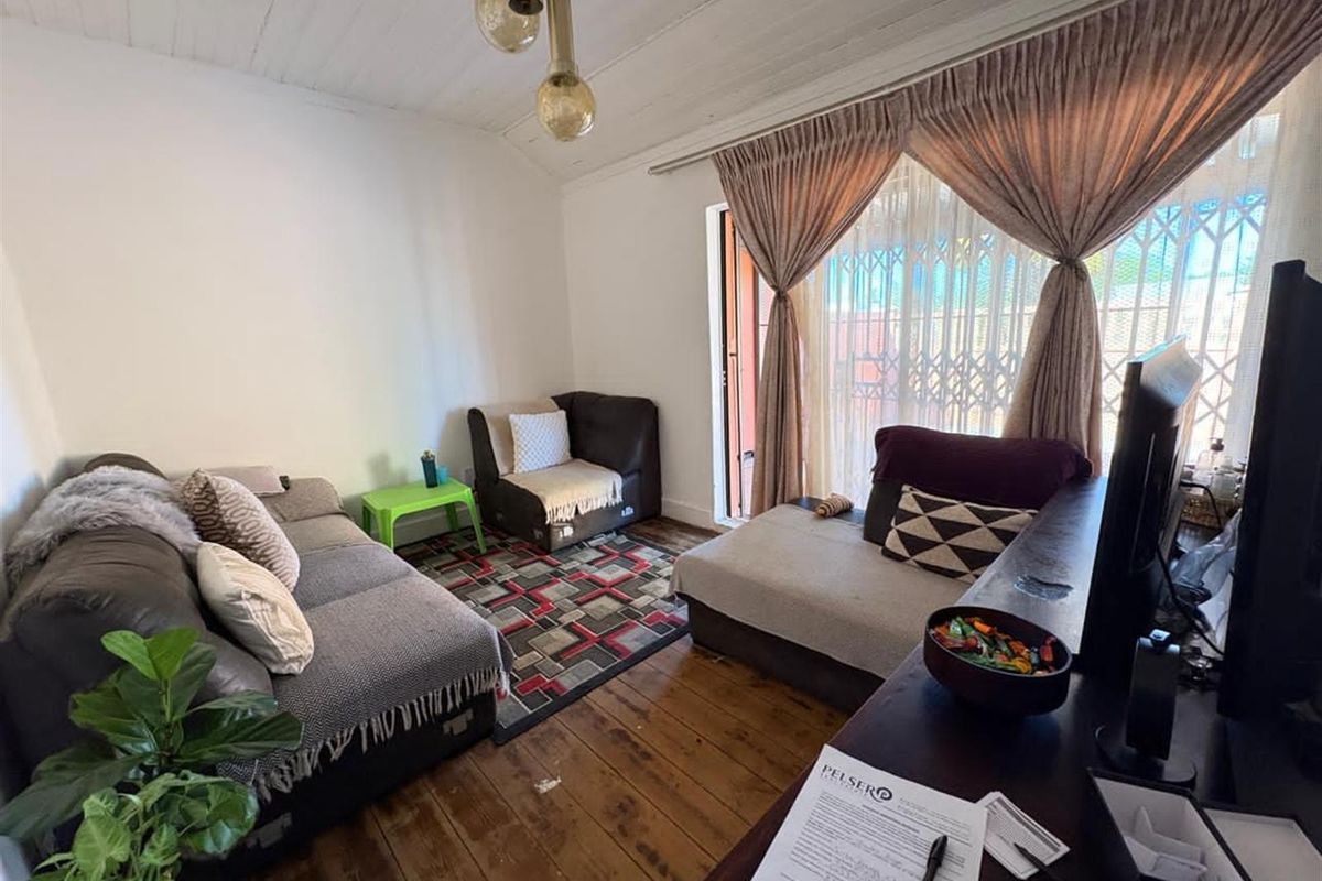 Two bedroom home in Riviera - Photo 5