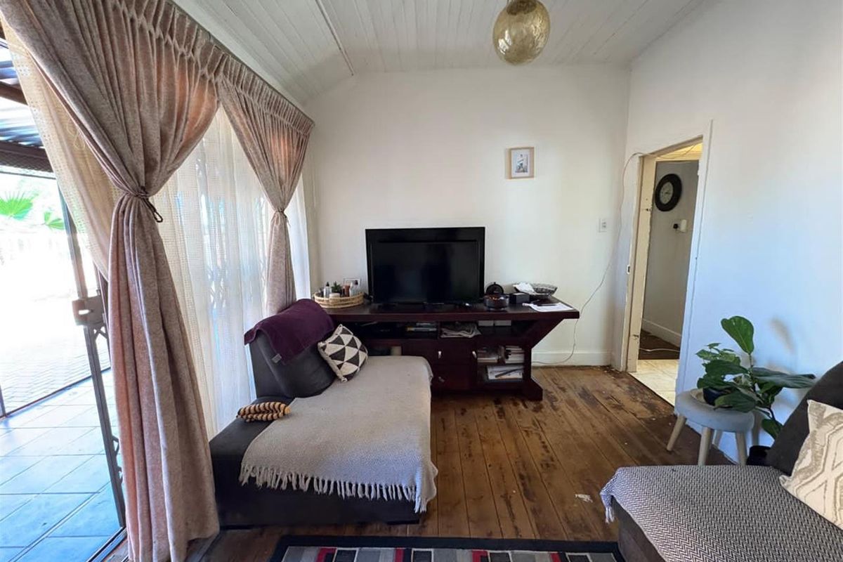 Two bedroom home in Riviera - Photo 4