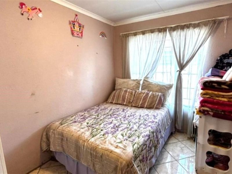 House For Sale in Birch Acres, Kempton Park - Photo 9