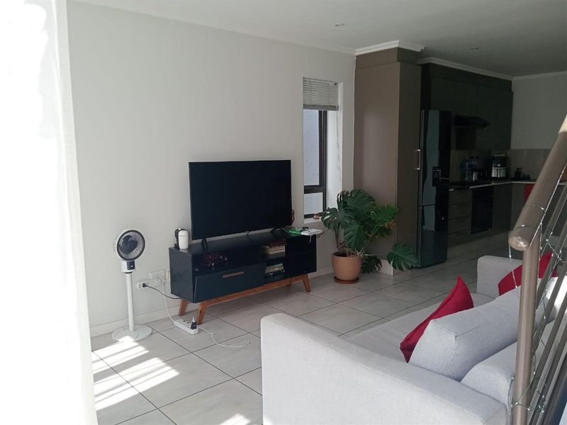 1 BEDROOM Apartment For Sale in Fourways, Sandton - Photo 4