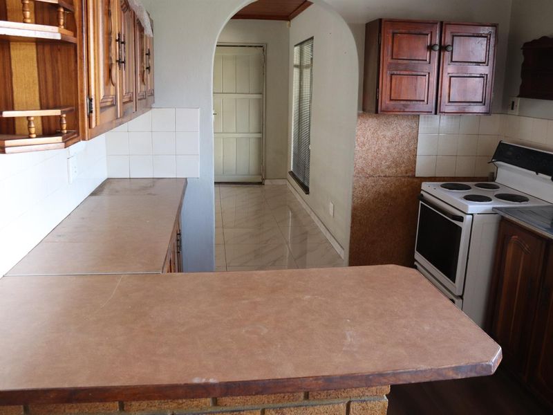 Move-In Ready Family Home with Exceptional Security and Space - Secunda - Photo 9