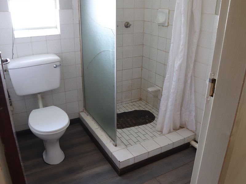 Move-In Ready Family Home with Exceptional Security and Space - Secunda - Photo 10