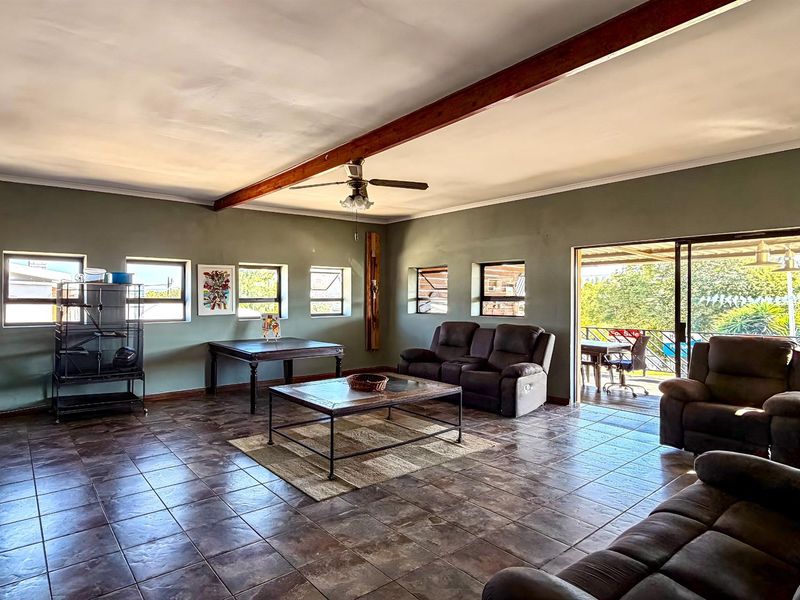 Four Bedroom House with Outside Room and Pool  | Listed by Danté Koen and Paul Gierke, eXp Realty - Photo 8