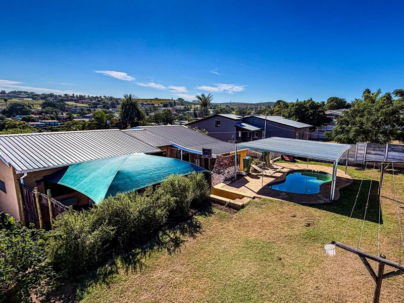 Four Bedroom House with Outside Room and Pool  | Listed by Danté Koen and Paul Gierke, eXp Realty - Photo 2