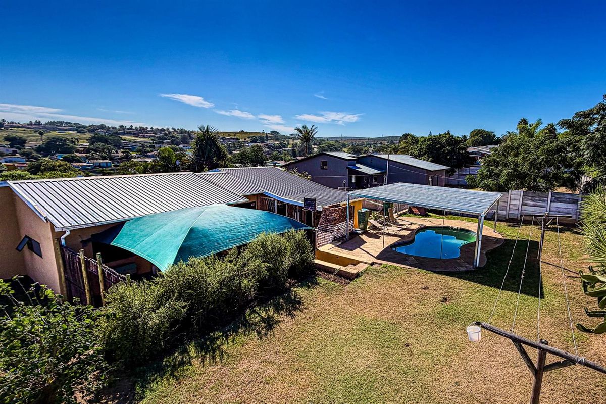 Four Bedroom House with Outside Room and Pool  | Listed by Danté Koen and Paul Gierke, eXp Realty - Photo 2