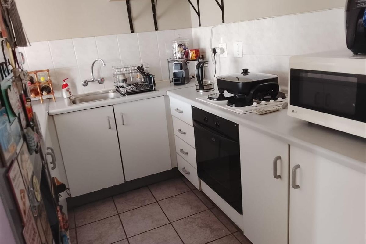 Apartment For sale Glen Marais - Photo 5