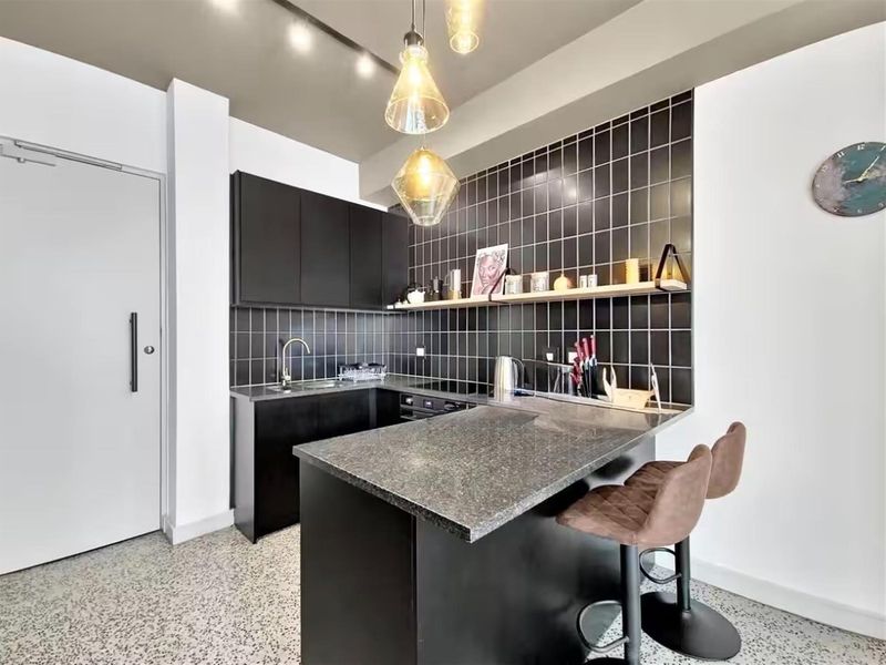 Apartment To Rent in Cape Town City Centre, Cape Town - Photo 7