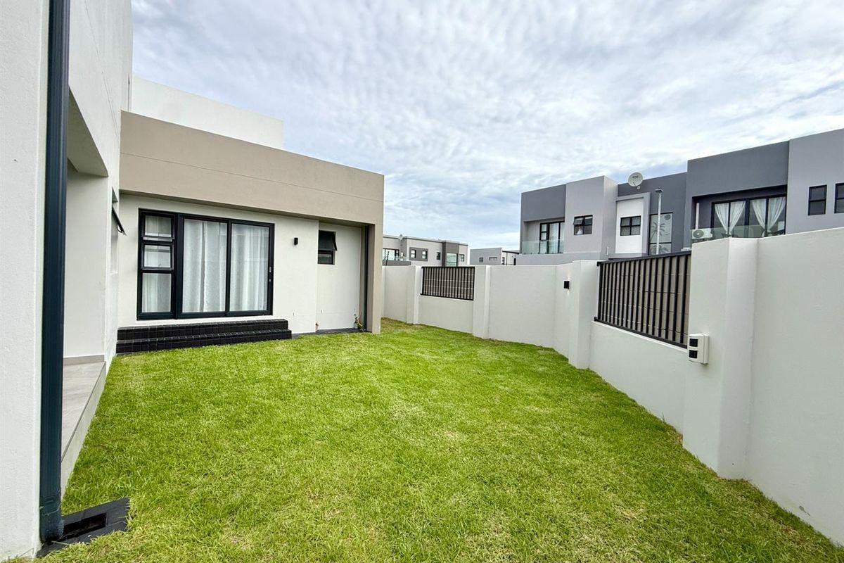 Brand New Double-Storey Four Bedroom Home in Sandown - Photo 2
