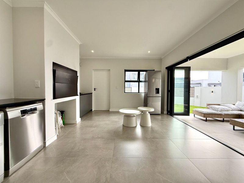 Brand New Double-Storey Four Bedroom Home in Sandown - Photo 8