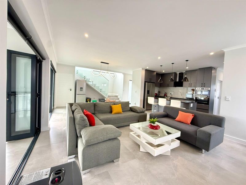 Brand New Double-Storey Four Bedroom Home in Sandown - Photo 10