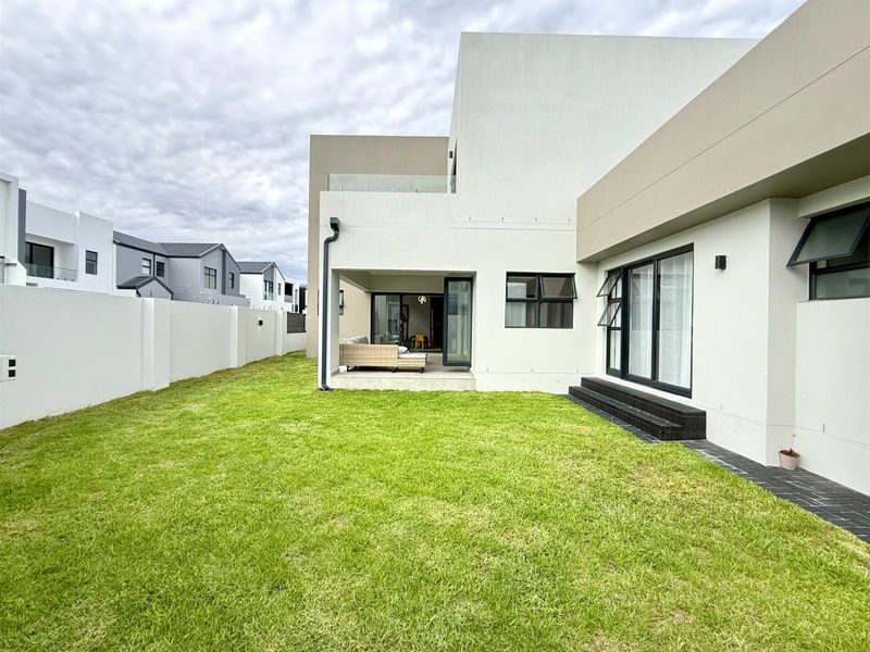 Brand New Double-Storey Four Bedroom Home in Sandown - Photo 3