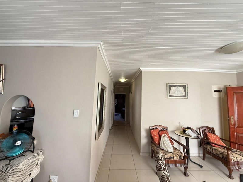 3 Bedroom Family Home with Flatlet and Income Potential in Balhar - Photo 5