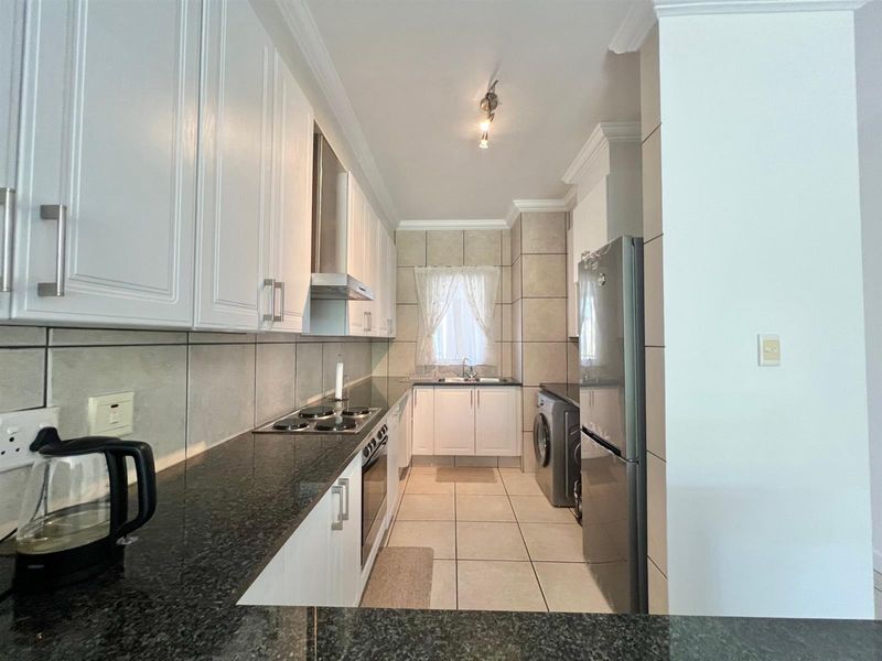 Spacious 1-Bedroom Apartment with Treetop Views in Secure Setting - Photo 6