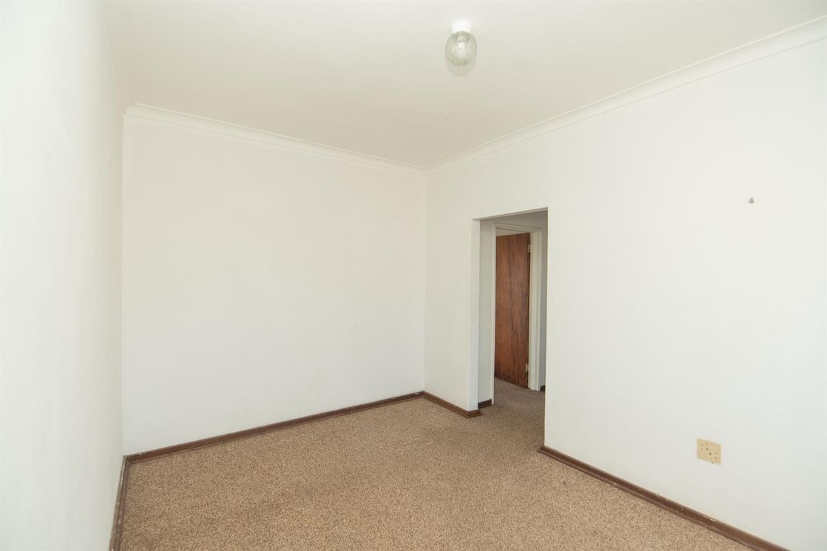 Apartment For Sale in Newton Park, Port Elizabeth - Photo 5
