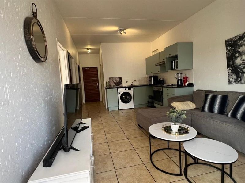 2bed 1bath - Third floor apartment - Photo 5