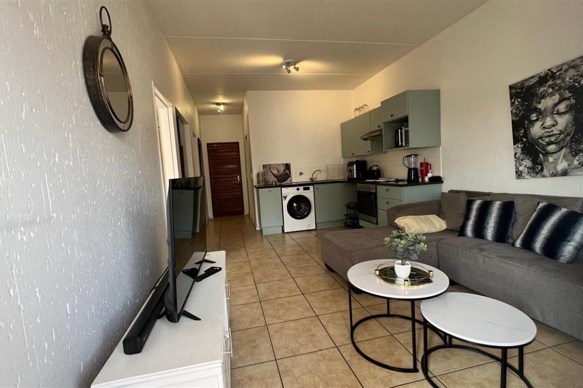 2bed 1bath - Third floor apartment - Photo 5