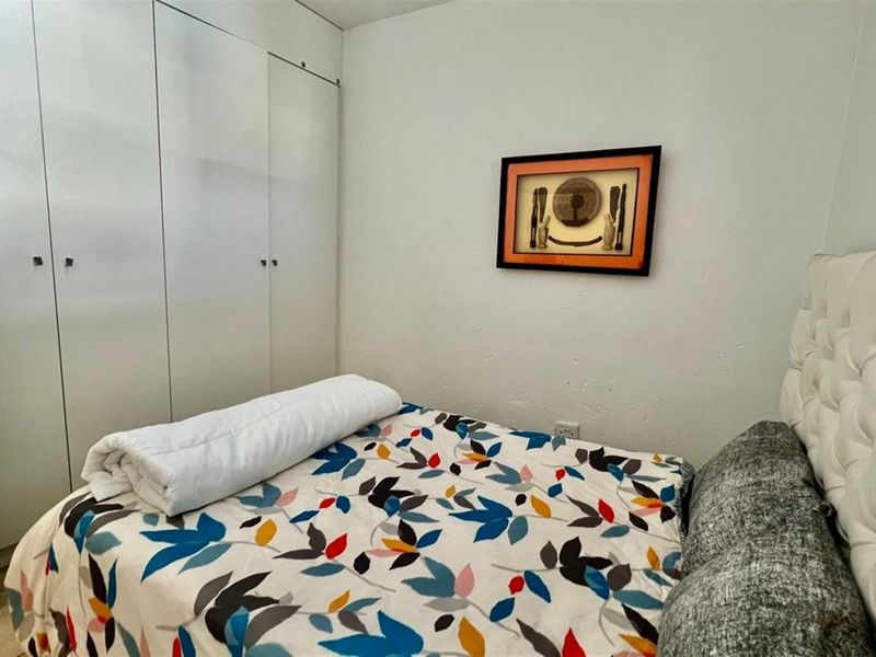 2bed 1bath - Third floor apartment - Photo 8